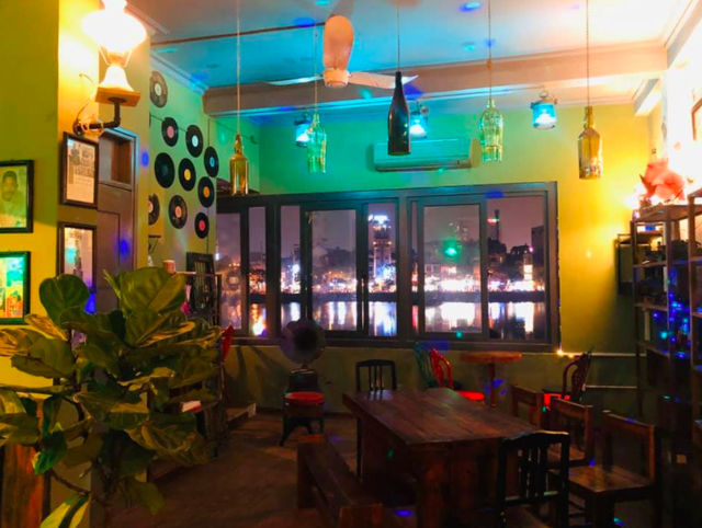 Kinh doanh cafe mùa Covid-19: Người không thể cầm cự phải nhượng bán tài sản giá bèo; kẻ chớp cơ hội mua hàng thanh lý sẵn sàng khai trương sau dịch - Ảnh 3.