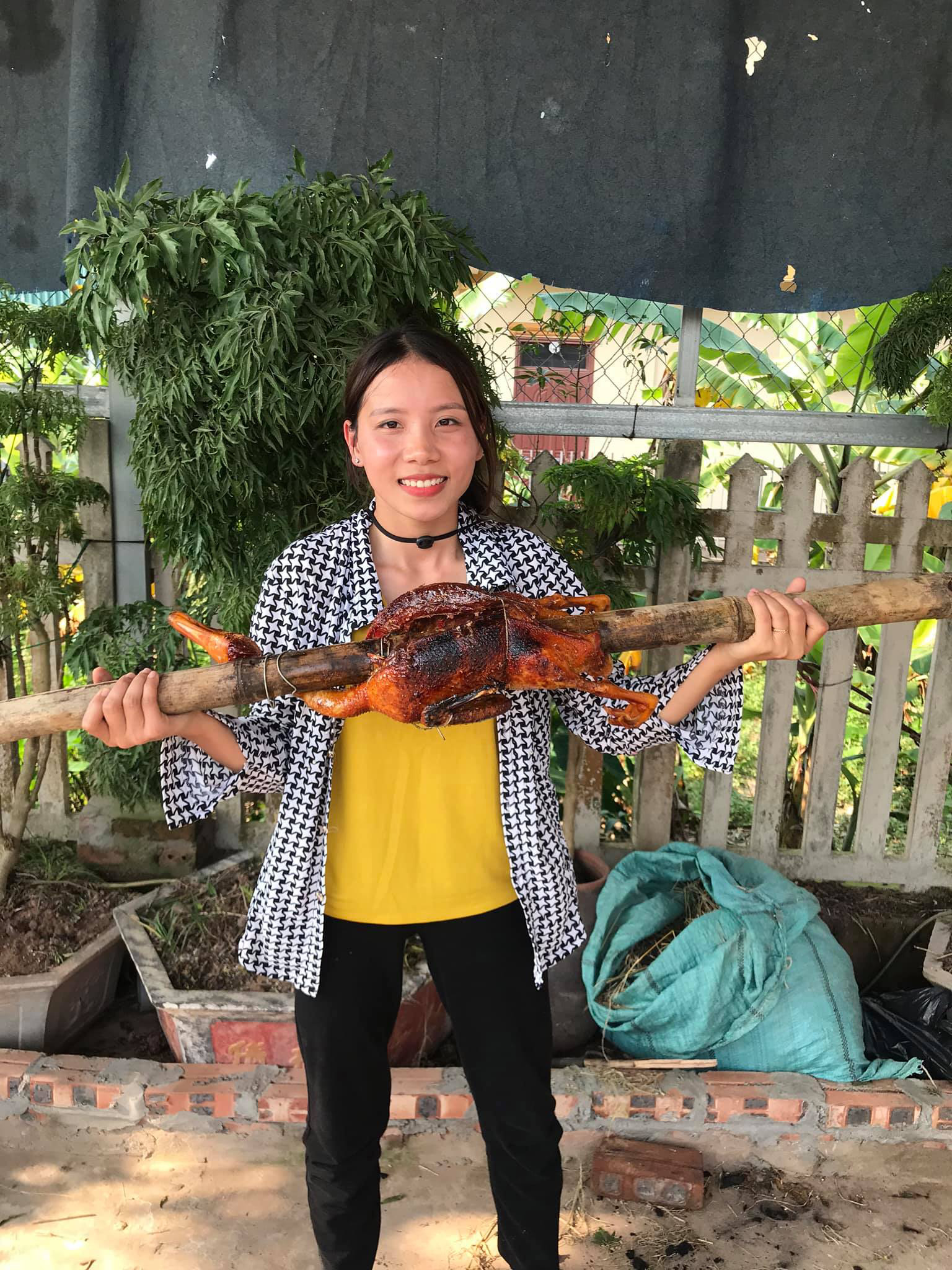 Con d&acirc;u b&agrave; T&acirc;n vlog ch&iacute;nh thức l&ecirc;n tiếng: M&igrave;nh v&agrave; Hưng đ&atilde; chia tay rồi nh&eacute;, mong c&aacute;c bạn đừng nhắc chuyện buồn n&agrave;y nha! - Ảnh 3.