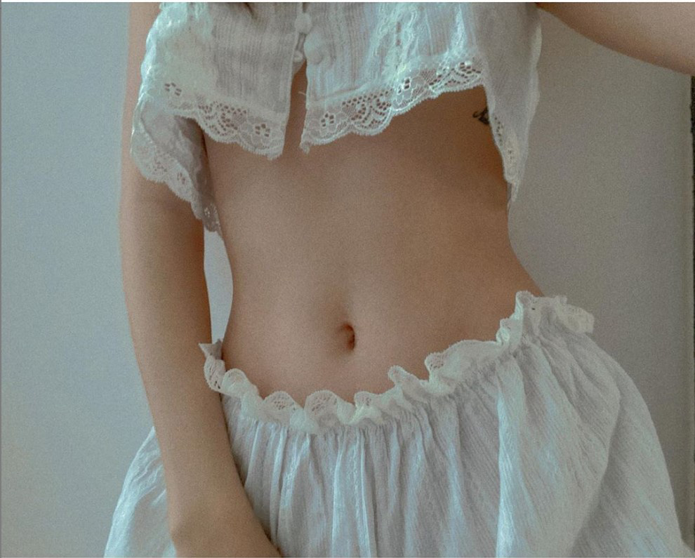 Đại chiến vòng eo 53-54 của dàn mỹ nhân Vbiz: Thanh Hằng, Lan Ngọc thách thức hội chị em, Han Sara soán ngôi Ngọc Trinh? - Ảnh 5. Đại chiến vòng eo 53-54 của dàn mỹ nhân Vbiz: Thanh Hằng, Lan Ngọc thách thức hội chị em, Han Sara soán ngôi Ngọc Trinh? - Ảnh 5.