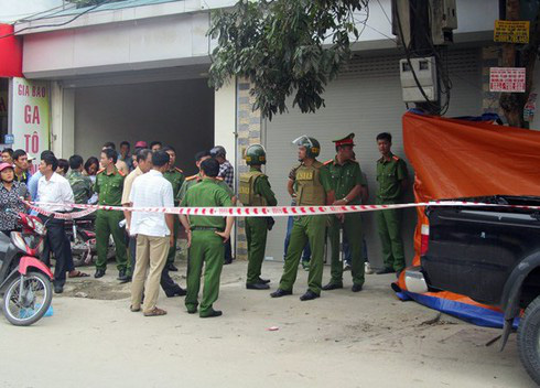 Nữ phó Hiệu trưởng trường Cao đẳng bị nam thanh niên dùng dao nhọn đâm tử vong lúc rạng sáng - Ảnh 1.