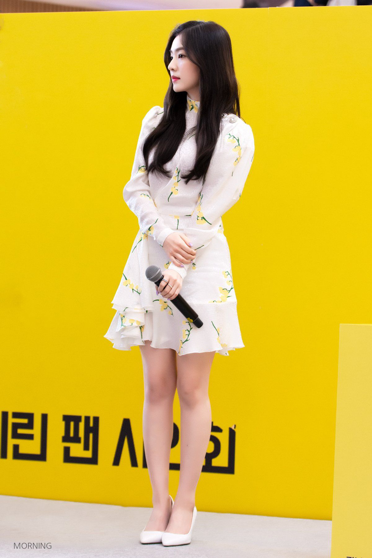 Chân ngắn có tiếng nhưng Irene (Red Velvet) không thiếu những lần hack chân thon dài hơn nhờ một mẫu giày tủ - Ảnh 2.