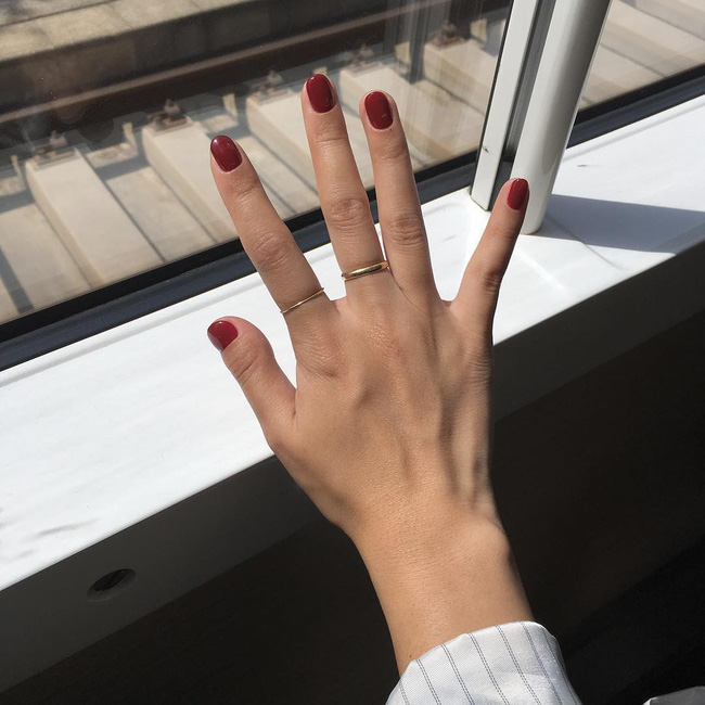 Mẫu nails đẹp cho cô dâu chụp ảnh cưới - Triệu Cường Studio
