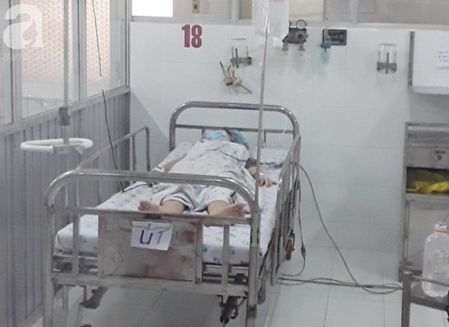 Tây Ninh: Gần 10 bác sĩ mặc đồ bảo hộ cứu nữ bệnh nhân vỡ thai ngoài tử cung khi đang cách ly tập trung - Ảnh 1.