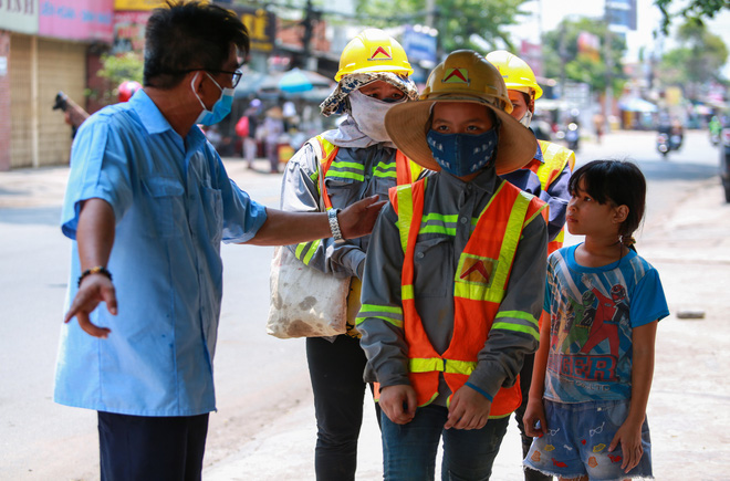 TP.HCM qua 17 ngày không có ca nhiễm Covid-19 mới: Thách thức, cũng là cơ hội để gần dân, sát dân, hiểu người dân hơn - Ảnh 15.