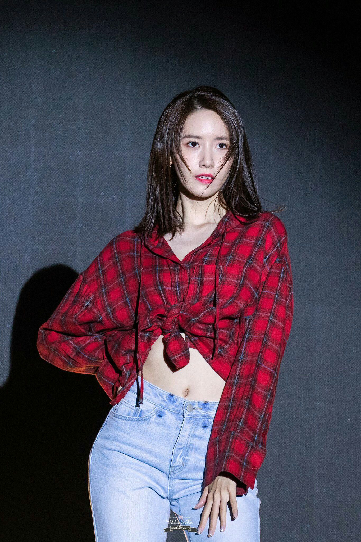 Yoona e ấp thế mà nhiều khi ăn diện sexy nổ mắt, có chuyển ngạch sang style gợi cảm thì khối idol bốc lửa cũng phải e dè - Ảnh 9.