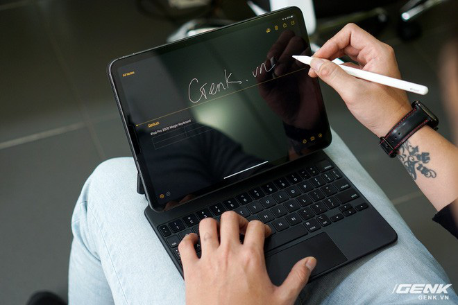 Táy máy bàn phím Magic Keyboard hơn 10 củ cho iPad Pro: Rất nặng, lắp vào dày hơn MacBook, bù lại gõ rất sướng tay - Ảnh 18.