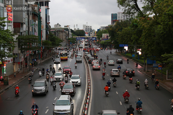 Hà Nội và Sài Gòn là hai thành phố độc đáo, đầy tính lịch sử và văn hóa. Từ Hồ Chí Minh đến Bảo tàng Lịch sử Việt Nam, bạn sẽ có cơ hội tìm hiểu về lịch sử và văn hóa của hai thành phố này. Hãy tới với chúng tôi để khám phá những điều thú vị tại Hà Nội và Sài Gòn. Translation: Hanoi and Saigon are two unique cities, full of history and culture. From Ho Chi Minh to the Vietnam History Museum, you will have the opportunity to learn about the history and culture of these two cities. Come and explore the interesting things in Hanoi and Saigon with us!