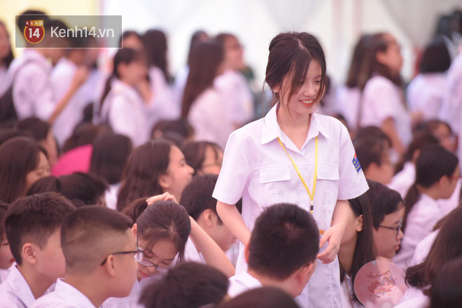 Trường Đại học đầu ti&ecirc;n cho sinh vi&ecirc;n đi học v&agrave;o th&aacute;ng 4 - Ảnh 1.