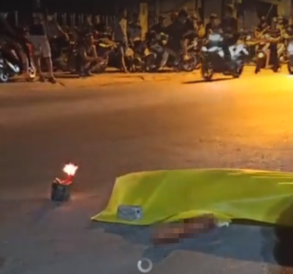Thanh niên đâm chết người rồi vứt xác giữa đường ở Sài Gòn - Ảnh 1.