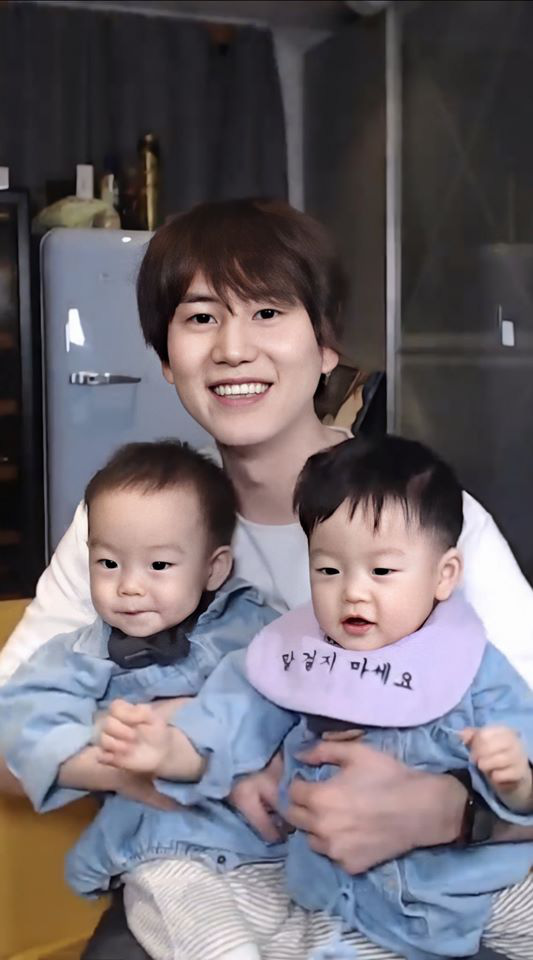 Ai muốn nhận nuôi em bé 300 tháng tuổi Kyuhyun (Super Junior), vừa đảm đang lại còn hài hước! - Ảnh 4.