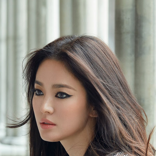 Nhan sắc của Song Hye Kyo chưa bao giờ toang đến thế, makeup đậm như sắp đi đóng phim kinh dị đến nơi - Ảnh 5.