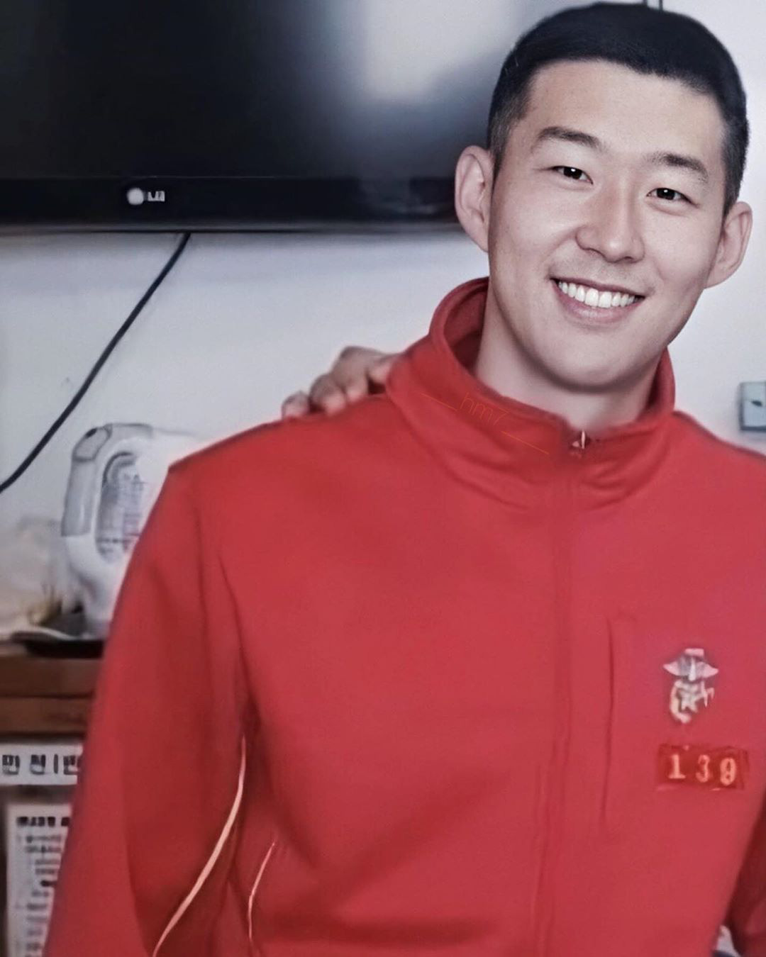 Son Heung-min và loạt cầu thủ Hàn Quốc xuống tóc nhập ngũ: Học trò ...