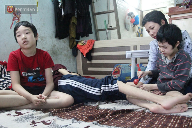 Số phận éo le của người mẹ nuôi 3 đứa con mắc bạo bệnh ở Hà Nội: “Tôi từng nghĩ đến cái chết để giải thoát tất cả” - Ảnh 3.