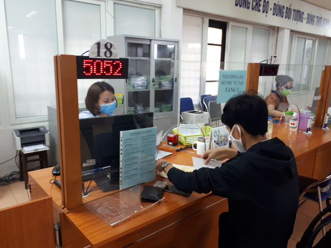 4 lưu &yacute; quan trọng người lao động cần nắm r&otilde; để nhận tiền theo g&oacute;i hỗ trợ 62.000 tỷ đồng - Ảnh 1.