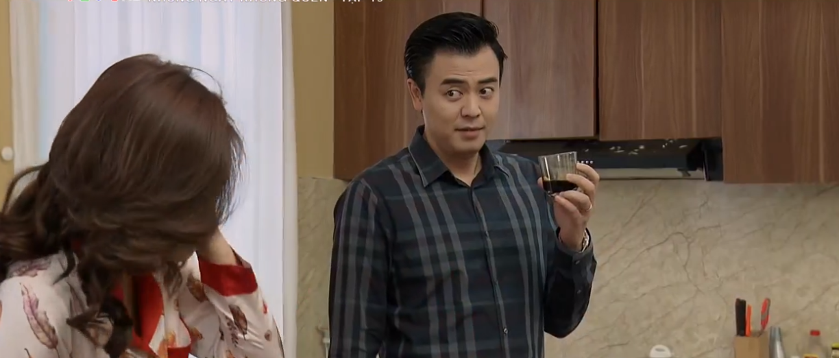 Unforgettable Days episode 19: Bao (Hong Dang) drops his integrity, invites Khue (Hong Diem) to sprout right in front of Hue - Photo 5.