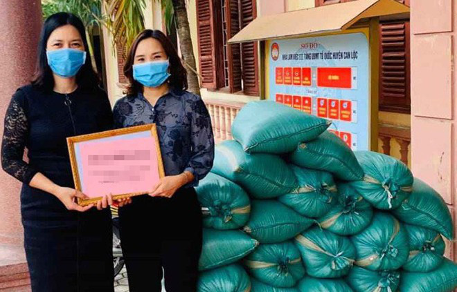 Giáo viên ủng hộ nửa tấn gạo, học sinh ủng hộ cả gia tài chống dịch COVID-19 - Ảnh 5.