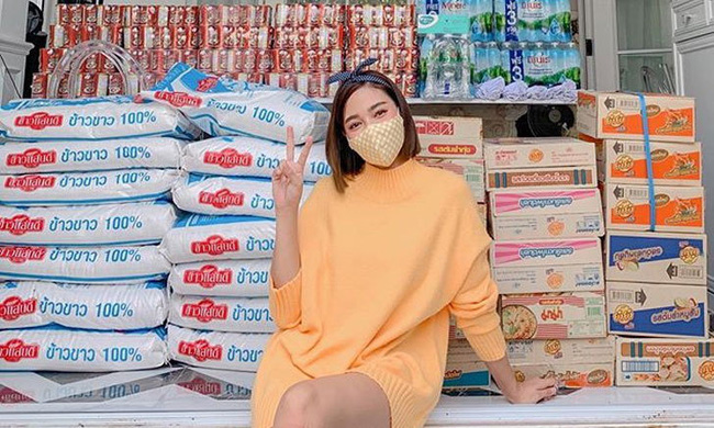 Sao châu Á hỗ trợ người dân giữa đại dịch: Lee Hyori miễn phí tiền thuê nhà, mỹ nhân đẹp nhất Philippines nấu hàng trăm bữa ăn cho đội chống Covid-19 - Ảnh 8.