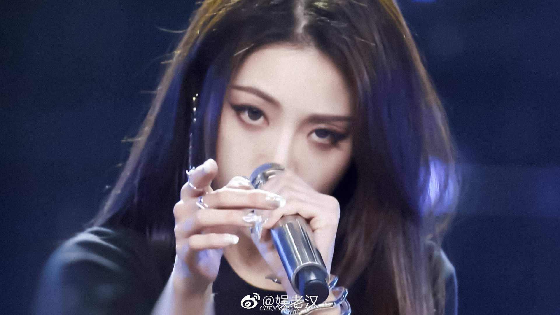 Weibo sốt x&igrave;nh xịch với th&iacute; sinh Thanh Xu&acirc;n C&oacute; Bạn 3 lần v&agrave;o lớp A với thần th&aacute;i ng&uacute;t ng&agrave;n khiến Lisa m&atilde;n nguyện - Ảnh 4.