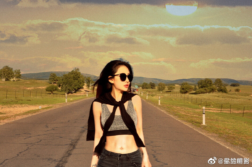 Weibo sốt x&igrave;nh xịch với th&iacute; sinh Thanh Xu&acirc;n C&oacute; Bạn 3 lần v&agrave;o lớp A với thần th&aacute;i ng&uacute;t ng&agrave;n khiến Lisa m&atilde;n nguyện - Ảnh 14.