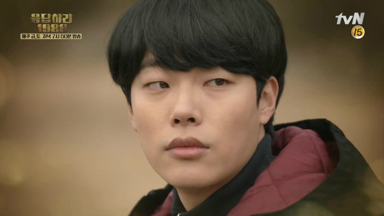 X&oacute;m ngh&egrave;o Reply 1988 thay đổi ch&oacute;ng v&aacute;nh sau 5 năm: Choi Taek bị đồn ph&aacute; hoại hạnh ph&uacute;c gia đ&igrave;nh Song Hye Kyo, nữ ch&iacute;nh flop đi l&agrave;m Youtuber - Ảnh 10.