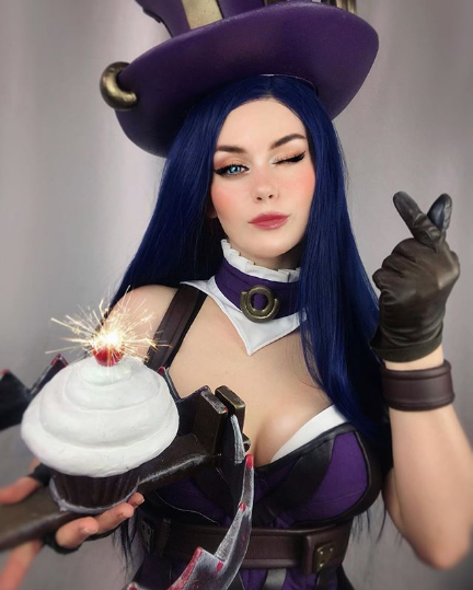 Cosplayer người Nga hóa thân thành Cảnh sát trưởng Piltover Caitlyn siêu nóng bỏng! - Ảnh 2.