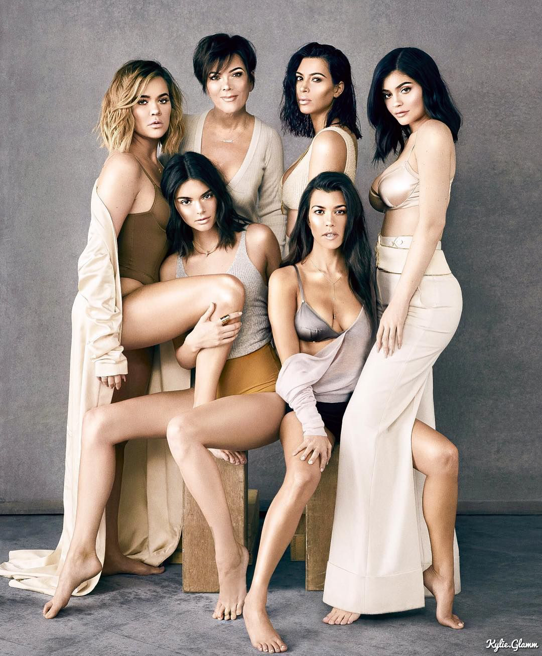 6 cặp anh chị em quyền lực nhất Hollywood: Chị em Hadid, Fanning cực phẩm, nh&agrave; Kardashian v&agrave; Zack & Cody to&agrave;n rich kid - Ảnh 1.