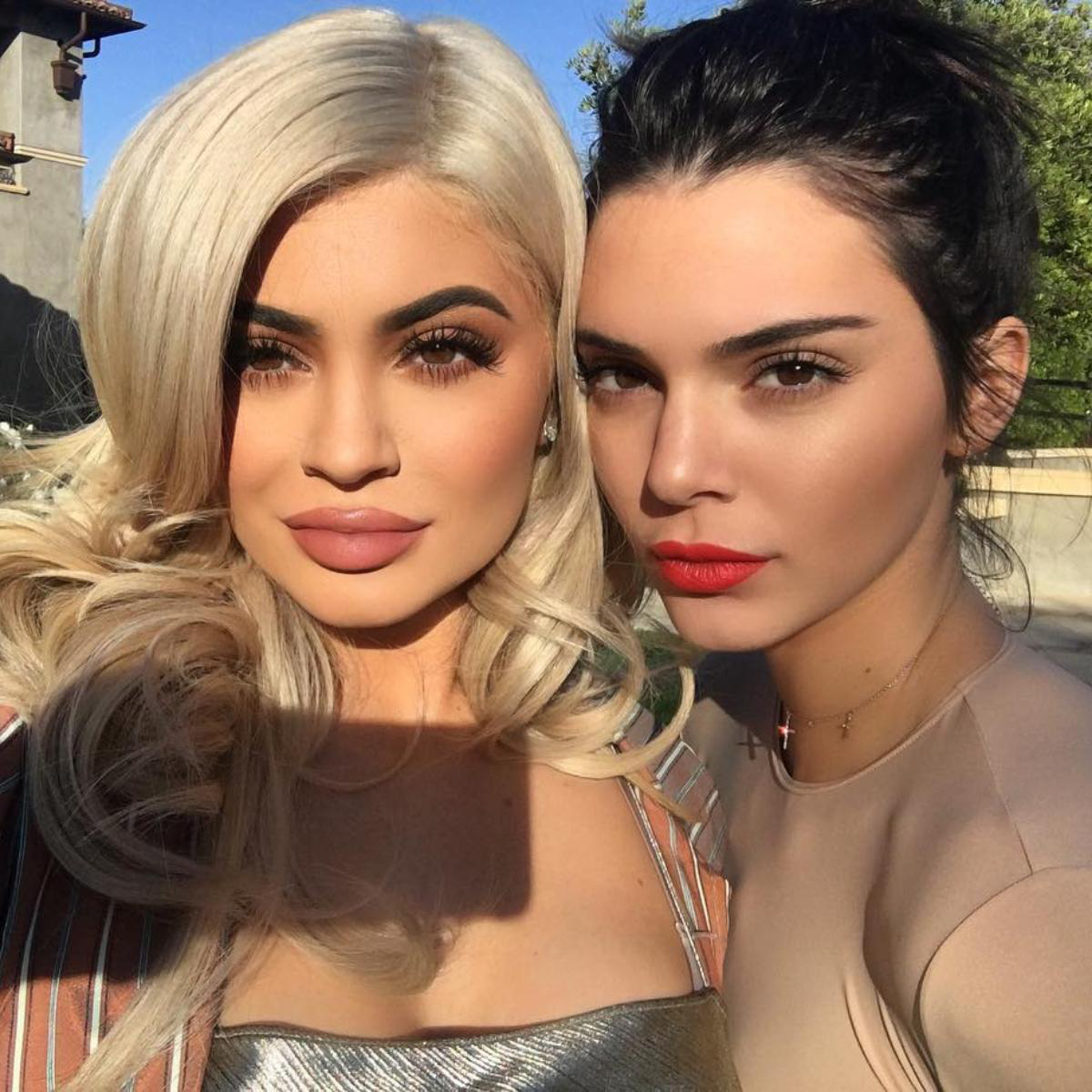 6 cặp anh chị em quyền lực nhất Hollywood: Chị em Hadid, Fanning cực phẩm, nh&agrave; Kardashian v&agrave; Zack & Cody to&agrave;n rich kid - Ảnh 4.