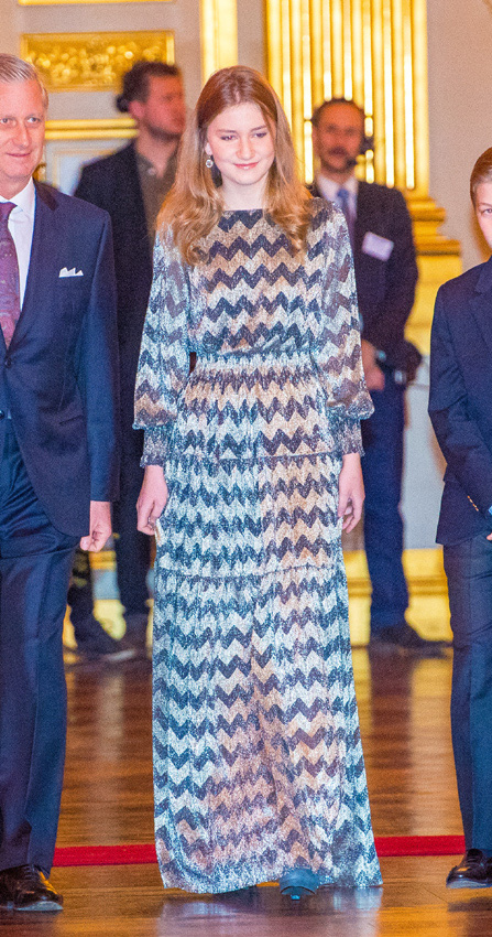 Công chúa vừa tròn 18 của Hoàng gia Bỉ: Xinh đẹp hiền hậu với gu thời trang thanh lịch đúng cốt cách Nữ hoàng tương lai - Ảnh 14.