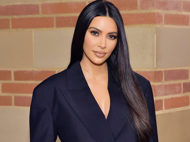 Vén màn công thức bí mật giúp Kim Kardashian từ người hầu theo sau Paris Hilton trở thành nữ hoàng tạo nên “đế chế tỷ đô” - Ảnh 5.