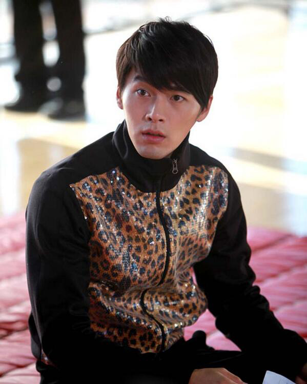 Nhớ đại úy Jung Hyuk, ngắm ngay loạt ảnh hậu trường đẹp như mơ của Hyun Bin từ thuở còn phèn cho thỏa mãn - Ảnh 3.