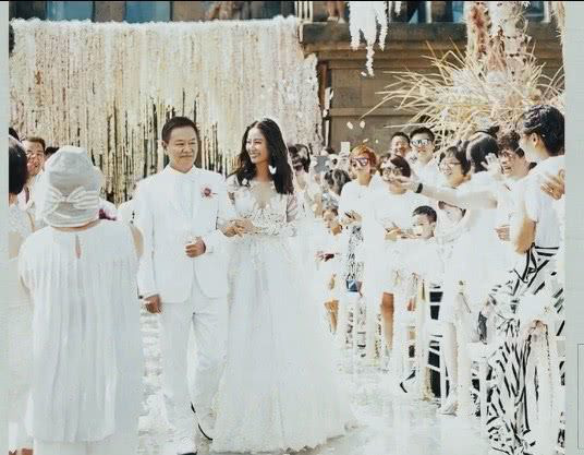 After 4 years of marriage, extremely rare private moments were revealed at Lam Tam Nhu's wedding - Photo 2.