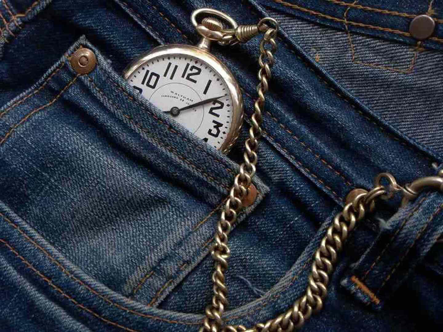 Quần jeans thì thân thuộc rồi nhưng hiếm ai biết chiếc túi mini phía trước và miếng da sau lưng có công dụng gì - Ảnh 2.