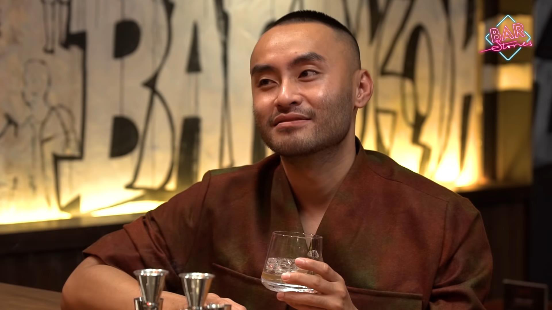 Dustin Ph&uacute;c Nguyễn: Phải n&ecirc;n thử t&igrave;nh một đ&ecirc;m &iacute;t nhất l&agrave; 5 đến 10 lần để biết m&igrave;nh th&iacute;ch g&igrave; - Ảnh 1.