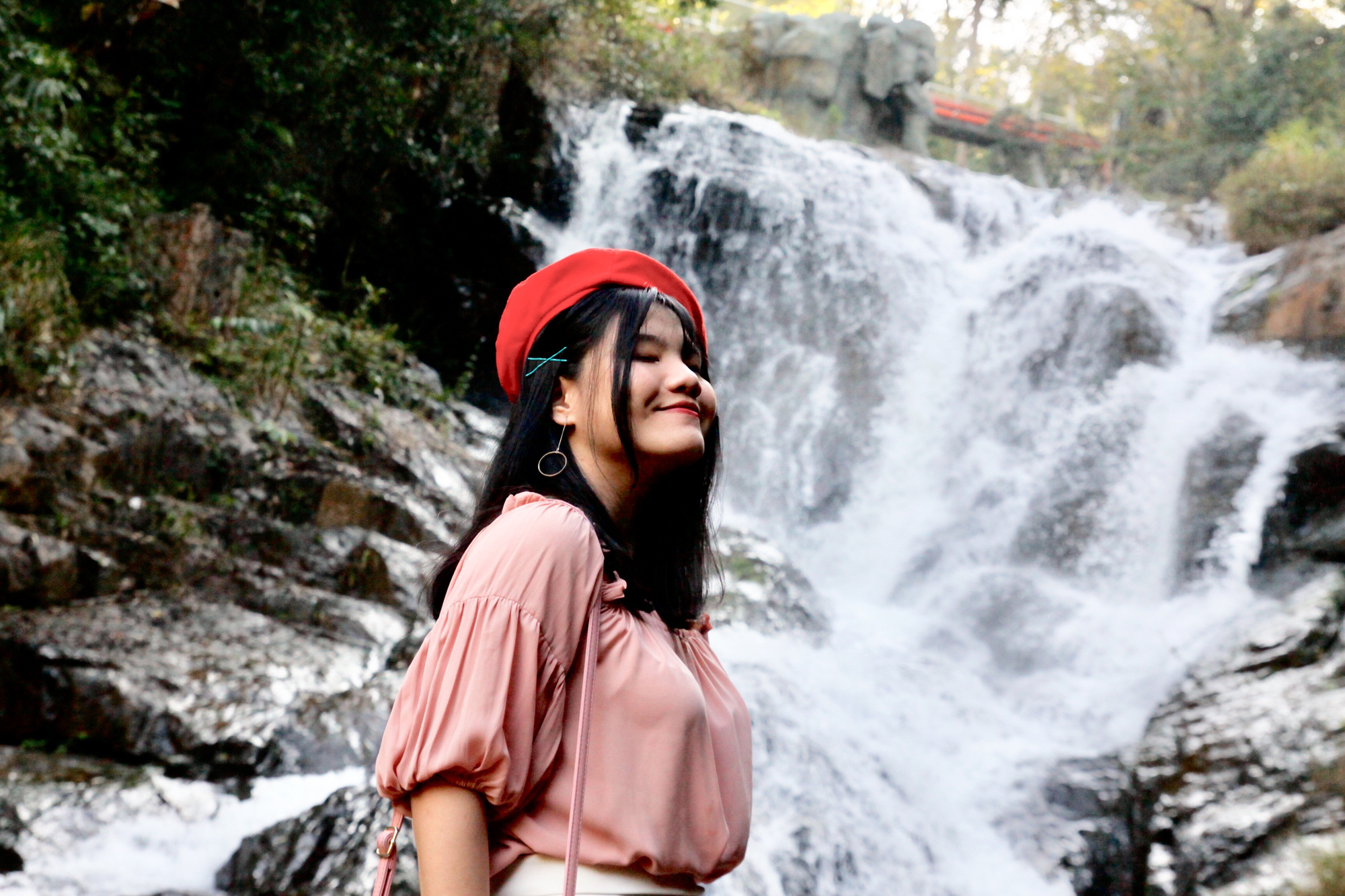 Nữ sinh săn
12 học bổng Mỹ, tự học 8.0 IELTS chỉ trong 2 tuần dù điểm GPA không hề cao: Điều quan trọng là biết thế mạnh bản
thân - Ảnh 5. Nữ sinh săn 12 học bổng Mỹ, tự học 8.0 IELTS
chỉ trong 2 tuần dù điểm GPA không hề cao: Điều quan trọng là biết thế mạnh bản thân - Ảnh 5.