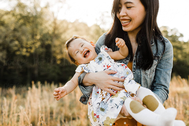 Bị giáo viên mắng óc heo vì học kém, bé gái được mẹ an ủi bằng câu chuyện củi đốt và cái kết bất ngờ sau 20 năm - Ảnh 5.