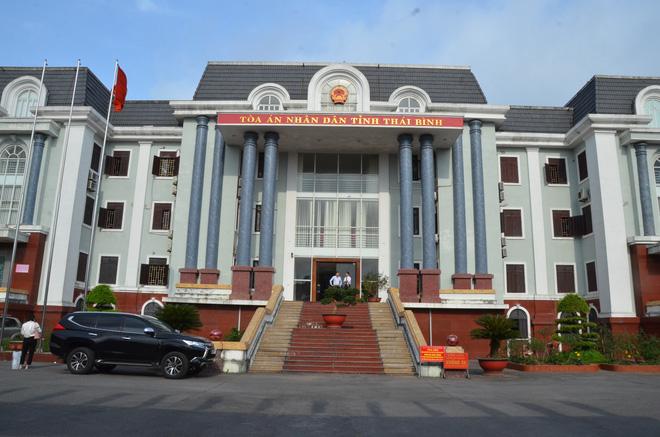 ẢNH: Quang cảnh phi&ecirc;n xử vợ chồng chủ doanh nghiệp L&acirc;m Quyết li&ecirc;n quan đến Đường Nhuệ - Ảnh 1.
