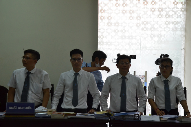 ẢNH: Quang cảnh phi&ecirc;n xử vợ chồng chủ doanh nghiệp L&acirc;m Quyết li&ecirc;n quan đến Đường Nhuệ - Ảnh 8.