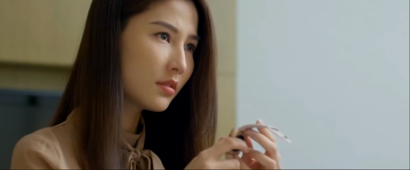Tận mắt chứng kiến crush
đu đưa với gái ngành, đời gián điệp của Diễm My 9x coi như xong ở Tình Yêu và Tham Vọng tập 16 - Ảnh 3. Tận mắt chứng kiến crush đu đưa với gái ngành,
đời gián điệp của Diễm My 9x coi như xong ở Tình Yêu và Tham Vọng tập 16 - Ảnh 3.