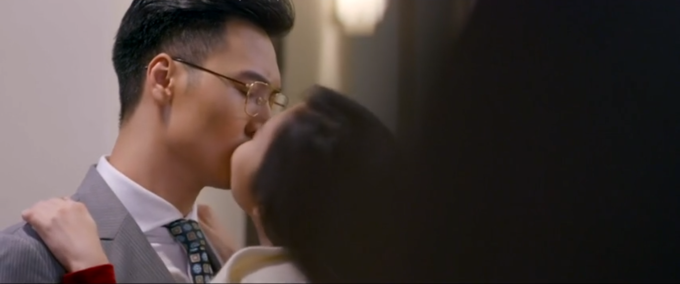 Tận mắt chứng kiến crush
đu đưa với gái ngành, đời gián điệp của Diễm My 9x coi như xong ở Tình Yêu và Tham Vọng tập 16 - Ảnh 4. Tận mắt chứng kiến crush đu đưa với gái ngành,
đời gián điệp của Diễm My 9x coi như xong ở Tình Yêu và Tham Vọng tập 16 - Ảnh 4.