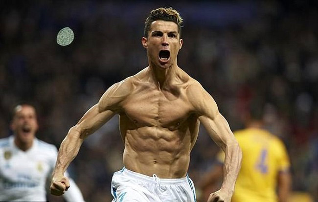 Những m&agrave;n lột x&aacute;c về body kh&oacute; tin tại l&agrave;ng b&oacute;ng đ&aacute;: Kết quả to&agrave;n cực phẩm, h&agrave;nh tr&igrave;nh của Ronaldo v&ocirc; c&ugrave;ng thần kỳ nhưng chưa phải người g&acirc;y sửng sốt nhất - Ảnh 2.
