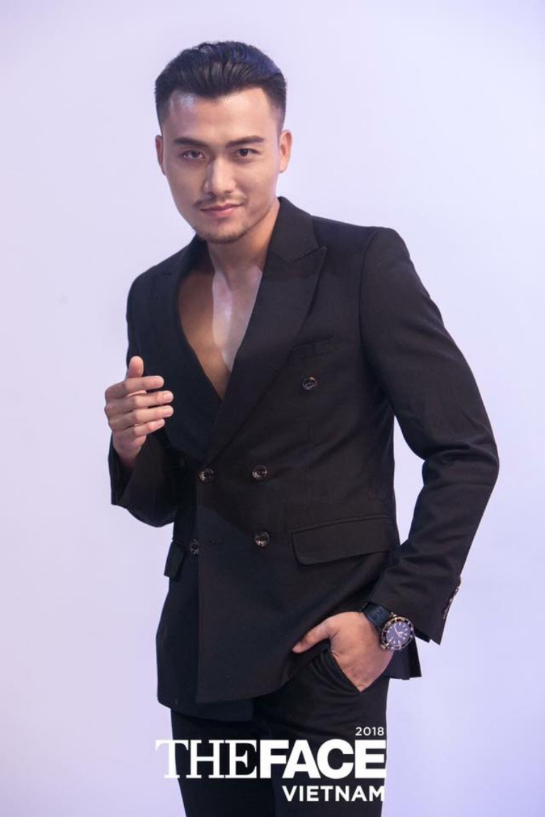 The male lead is extremely hot to play King Bao Dai in Hoa Minzy's new MV: Height 1m8 with an anesthetic body, once loved by Minh Hang - Photo 8.