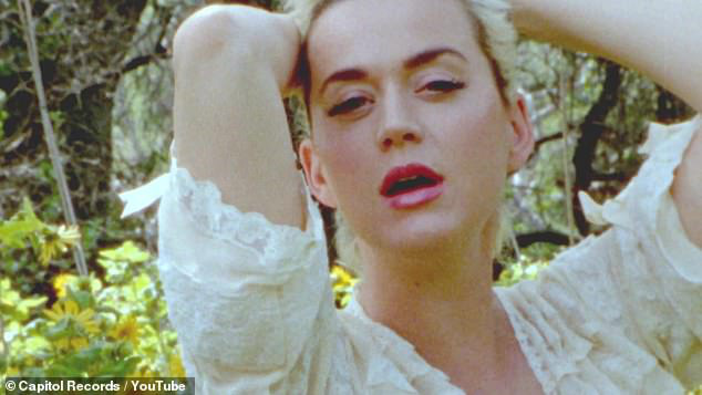 Dân tình choáng nặng vì cảnh Katy Perry khỏa thân 100% khoe bụng bầu ở tháng thứ 8 - Ảnh 6.