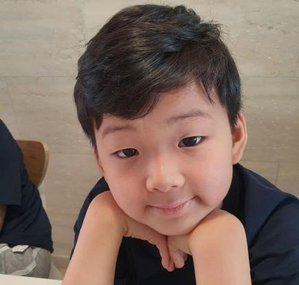 Daehan, Minguk, Manse: Ngắm nhìn những đứa trẻ đáng yêu nhất Hàn Quốc, Daehan, Minguk và Manse, trong những khoảnh khắc đáng yêu và ngộ nghĩnh. Đây chắc chắn là điều gì đó để làm say đắm trái tim của bạn.