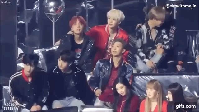 Thầm thương trộm nhớ, nhưng em út vàng Jungkook (BTS) lại tránh IU như tránh tà là sao? - Ảnh 8.