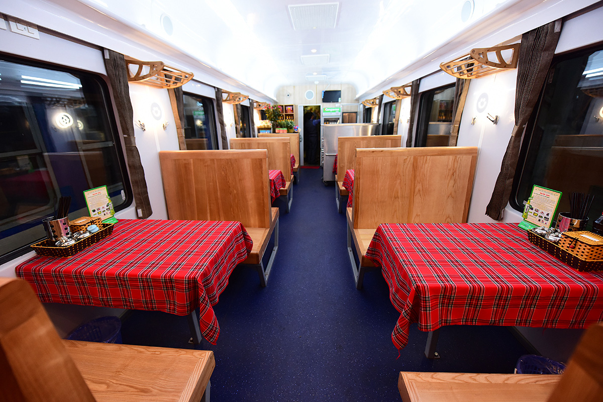 Không phải ai cũng biết Việt Nam có những đoàn tàu chất lượng cao thế này: vừa hiện đại vừa sang trọng, khung cảnh như bước ra từ trong phim - Ảnh 6. Không phải ai cũng biết Việt Nam có những đoàn tàu chất lượng cao thế này: vừa hiện đại vừa sang trọng, khung cảnh như bước ra từ trong phim - Ảnh 6.