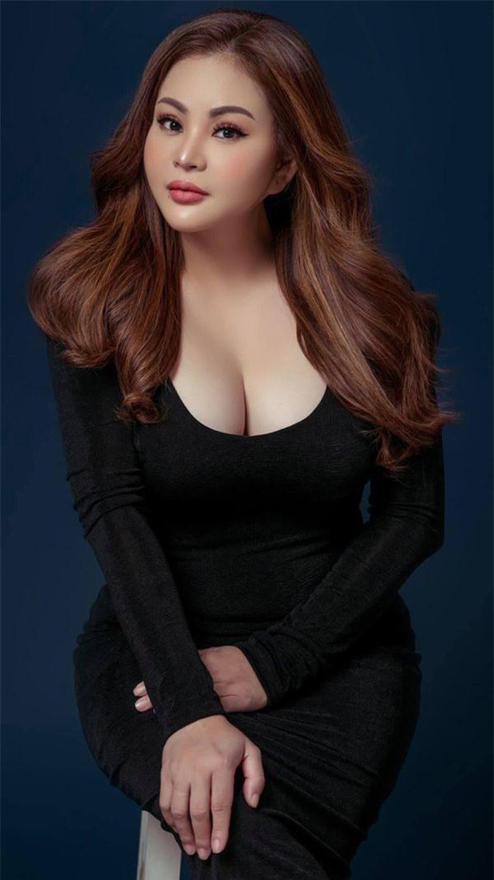 Loạt số đo kỷ lục của d&agrave;n mỹ nh&acirc;n Vbiz: To&agrave;n body đ&aacute;ng nể, Ngọc Trinh bị đ&agrave;n em vượt mặt - Ảnh 11.