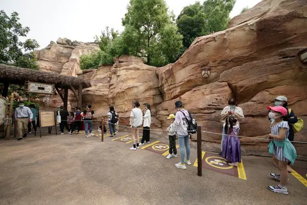 Disneyland Trung Quốc vừa mở cửa trở lại đã khiến du khách ngạc nhiên bởi những điều này: “Kỷ nguyên mới” của công viên giải trí là đây! - Ảnh 9.