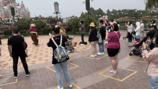 Disneyland Trung Quốc vừa mở cửa trở lại đã khiến du khách ngạc nhiên bởi những điều này: “Kỷ nguyên mới” của công viên giải trí là đây! - Ảnh 11.