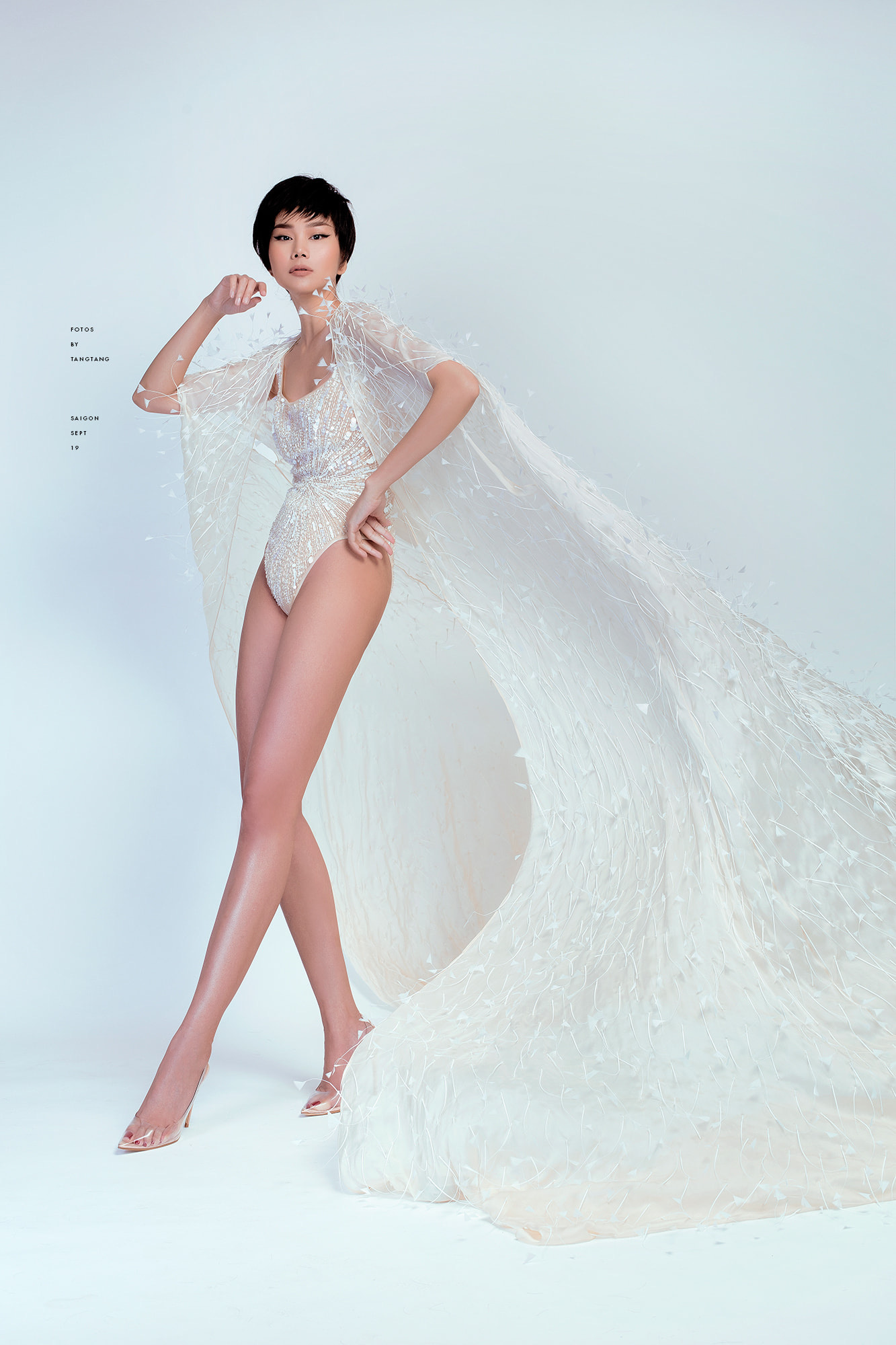 Loạt số đo kỷ lục của d&agrave;n mỹ nh&acirc;n Vbiz: To&agrave;n body đ&aacute;ng nể, Ngọc Trinh bị đ&agrave;n em vượt mặt - Ảnh 24.