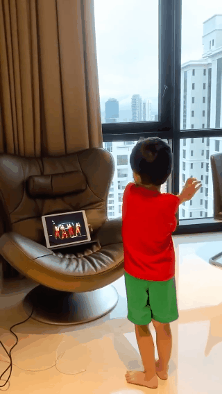 B&eacute; Gấu nh&agrave; Thu Minh khoe giọng, đi đường quyền tr&ecirc;n nền nhạc That Power: Đ&uacute;ng l&agrave; con trai Diva l&agrave; đ&acirc;y chứ đ&acirc;u! - Ảnh 3.